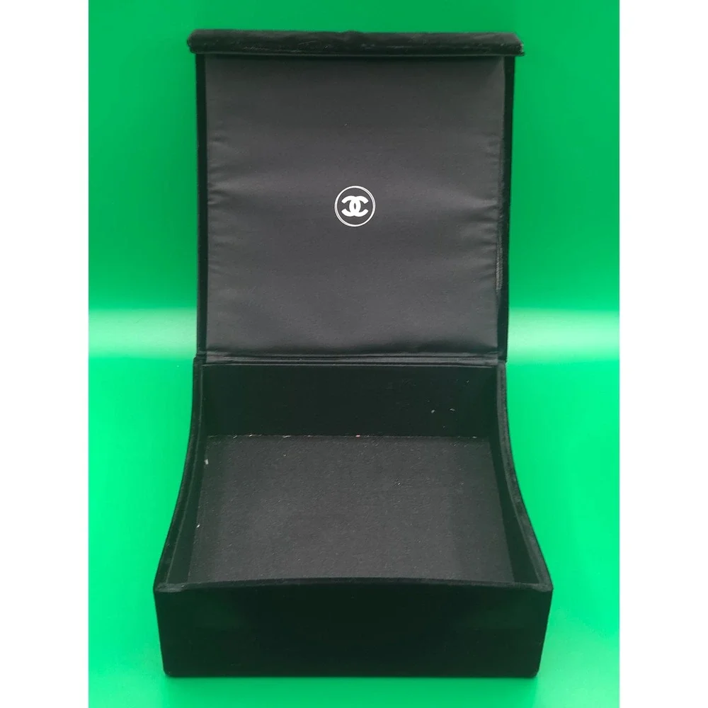CHANEL parfums black